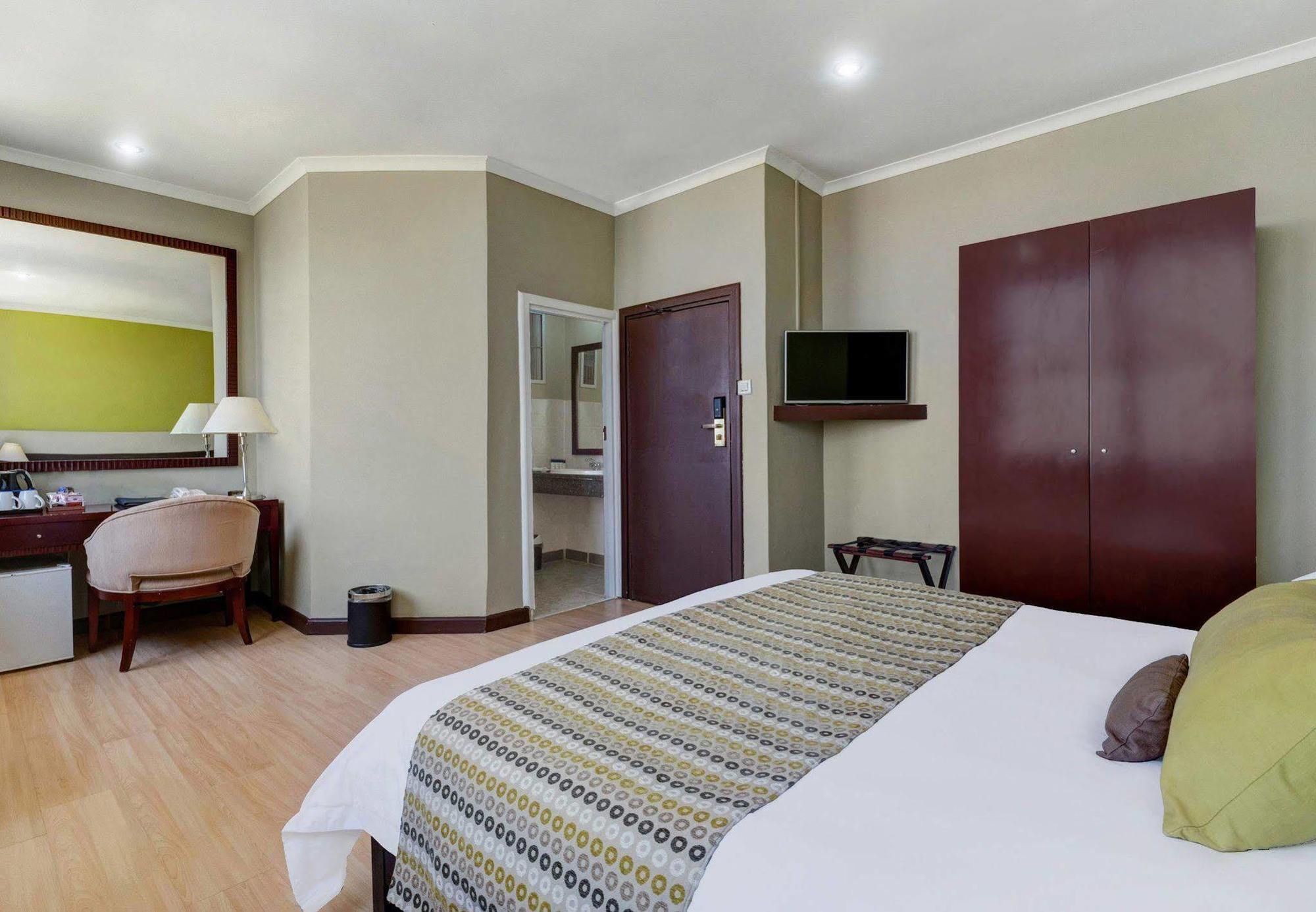 Protea Hotel Lusaka Cairo Road Exterior photo