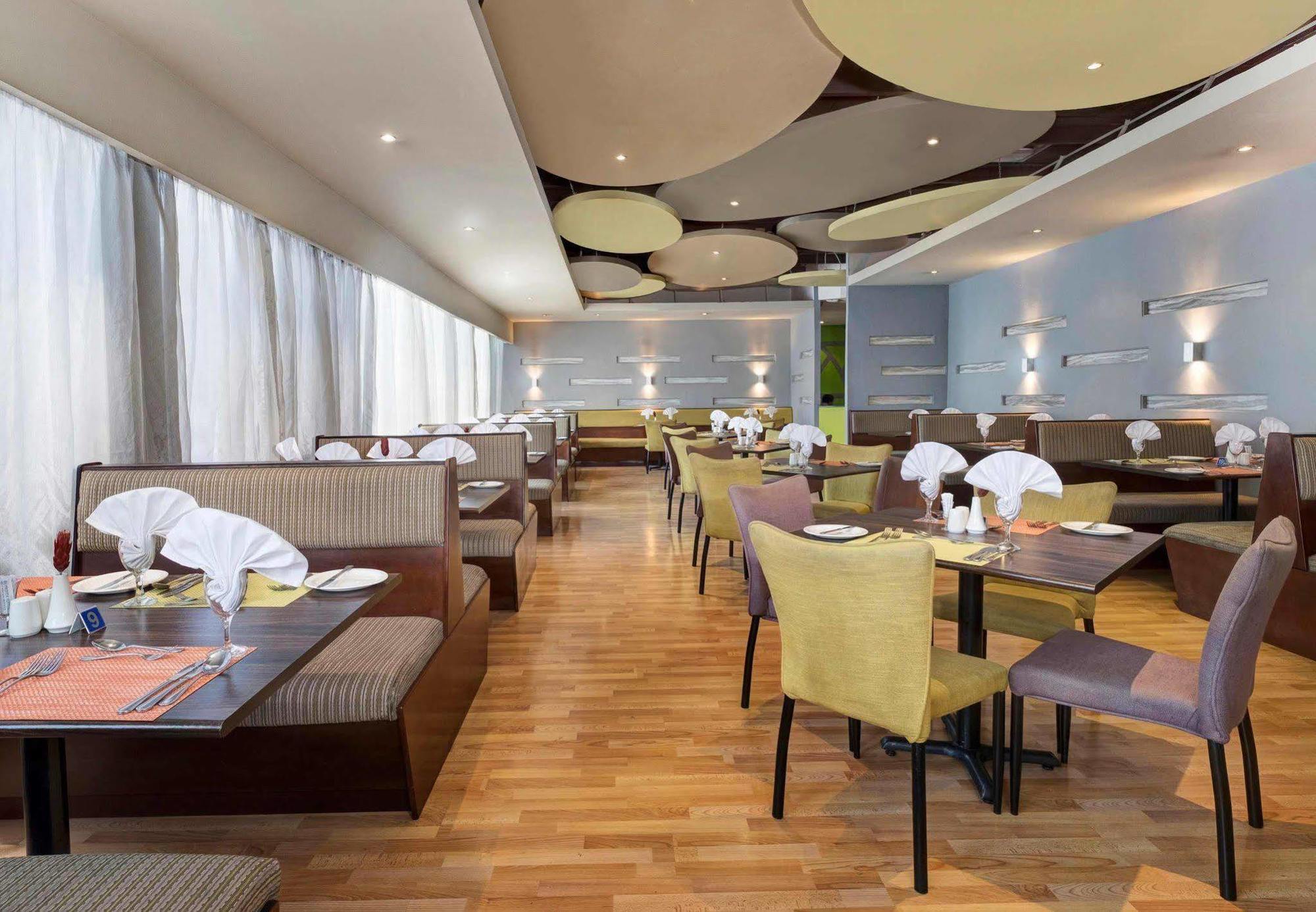 Protea Hotel Lusaka Cairo Road Exterior photo